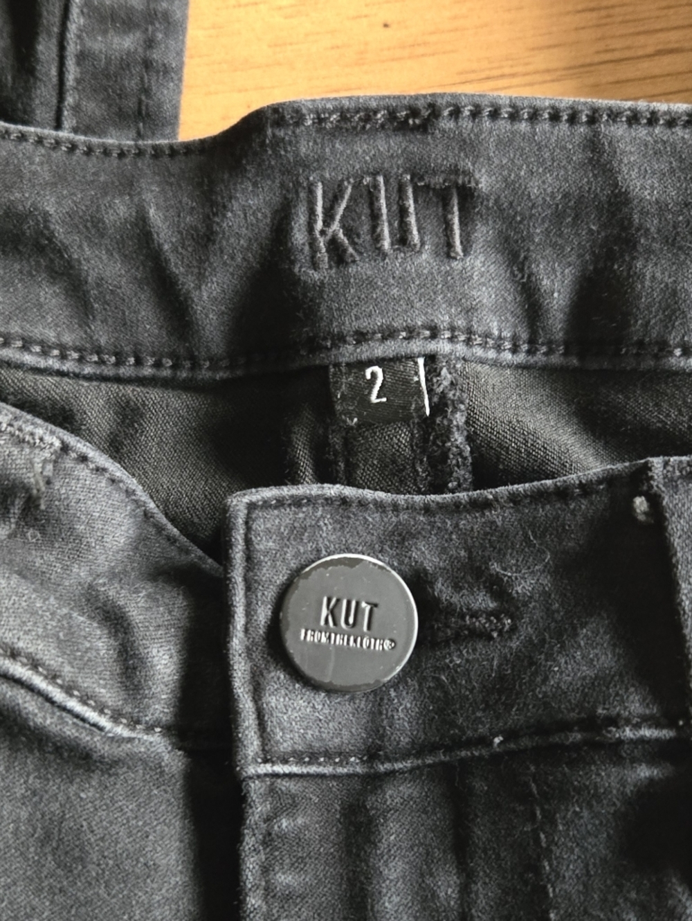 kut from the kloth straight leg jeans | size 2 | black stretch denim
